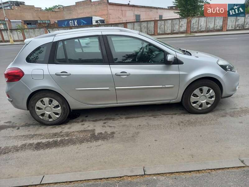 Универсал Renault Clio 2011 в Ужгороде