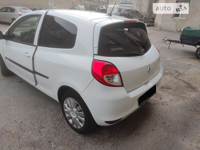 Хэтчбек Renault Clio 2011 в Одессе