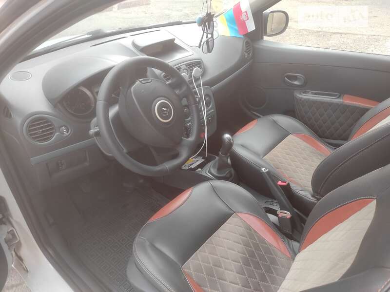 Хэтчбек Renault Clio 2011 в Одессе