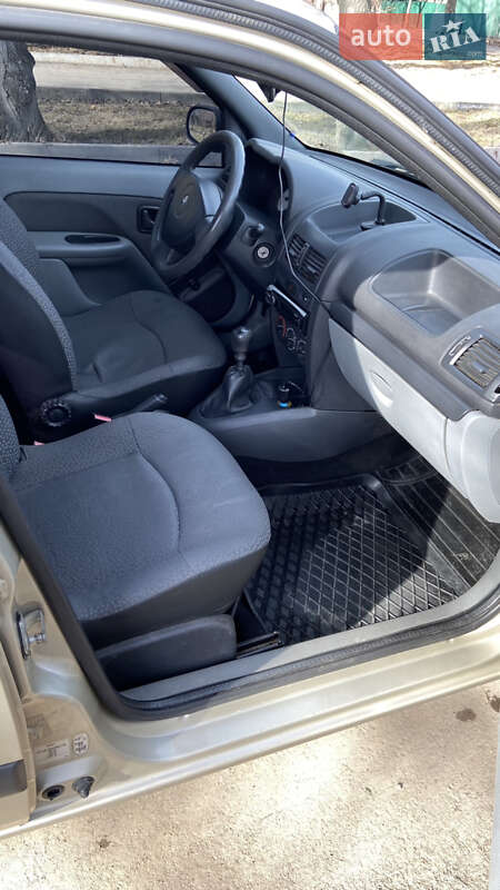 Седан Renault Clio 2007 в Виннице