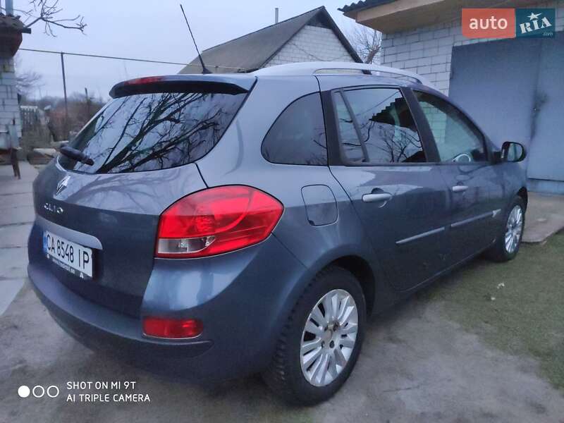 Универсал Renault Clio 2010 в Каневе