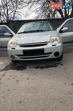 Хэтчбек Renault Clio 2001 в 