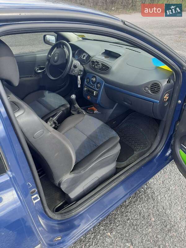Хэтчбек Renault Clio 2008 в Звенигородке