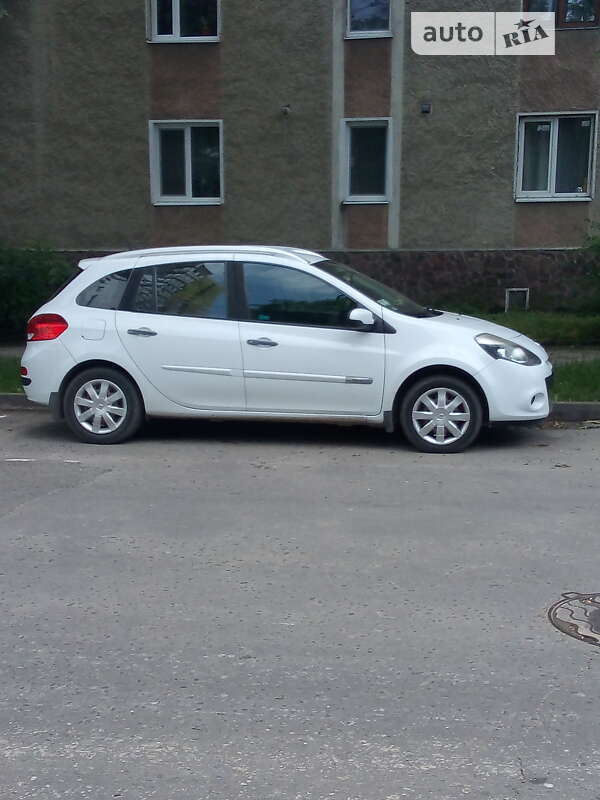 Универсал Renault Clio 2011 в Ивано-Франковске