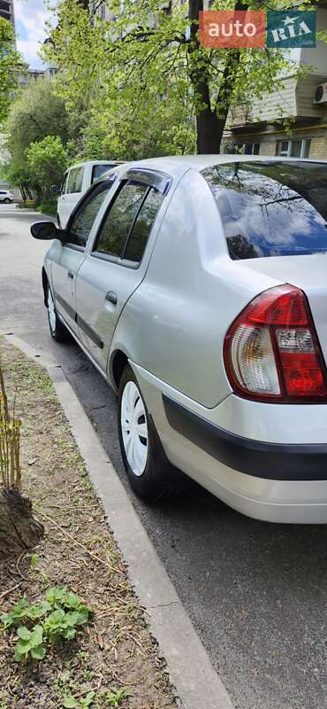 Седан Renault Clio 2005 в Киеве фото 20 Седан Renault Clio 2005 в Киеве