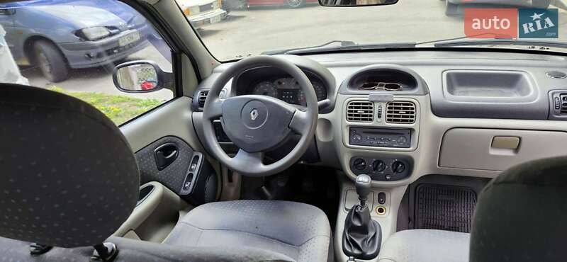 Седан Renault Clio 2005 в Киеве фото 27 Седан Renault Clio 2005 в Киеве