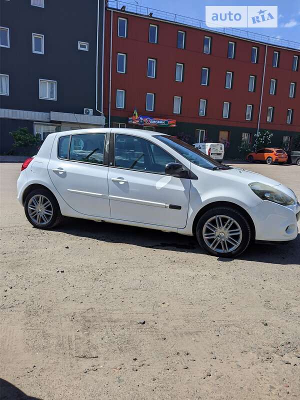 Хетчбек Renault Clio 2010 в Рівному фото 12 Хетчбек Renault Clio 2010 в Рівному