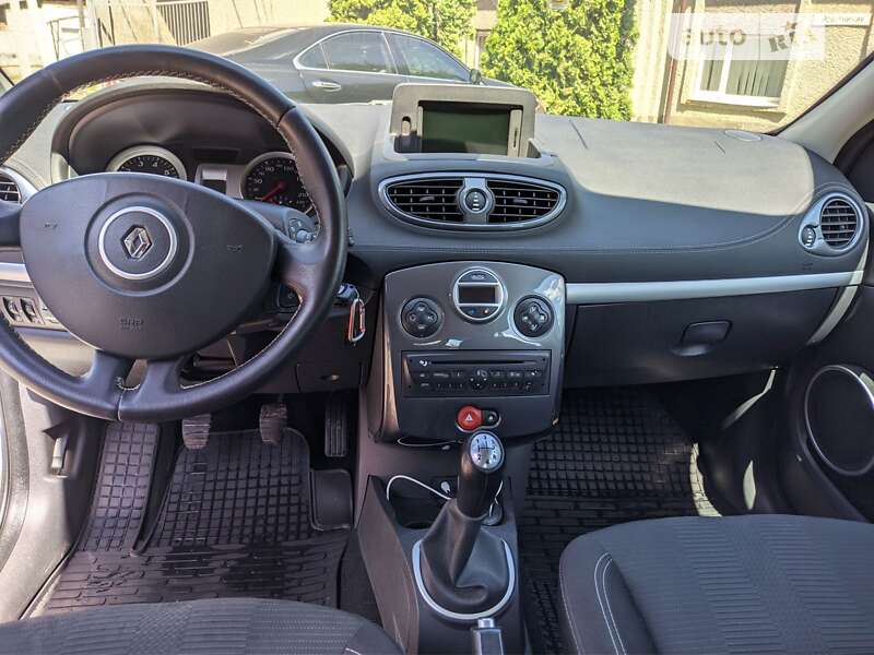 Хетчбек Renault Clio 2010 в Рівному фото 19 Хетчбек Renault Clio 2010 в Рівному