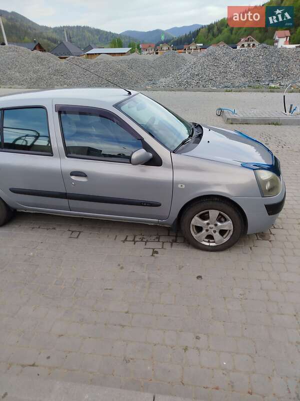 Седан Renault Clio 2006 в Полянице