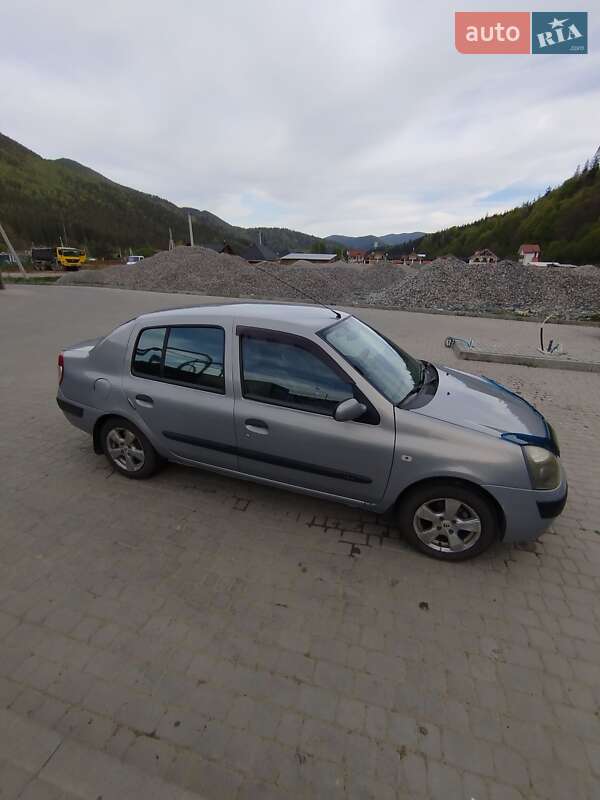 Седан Renault Clio 2006 в Полянице