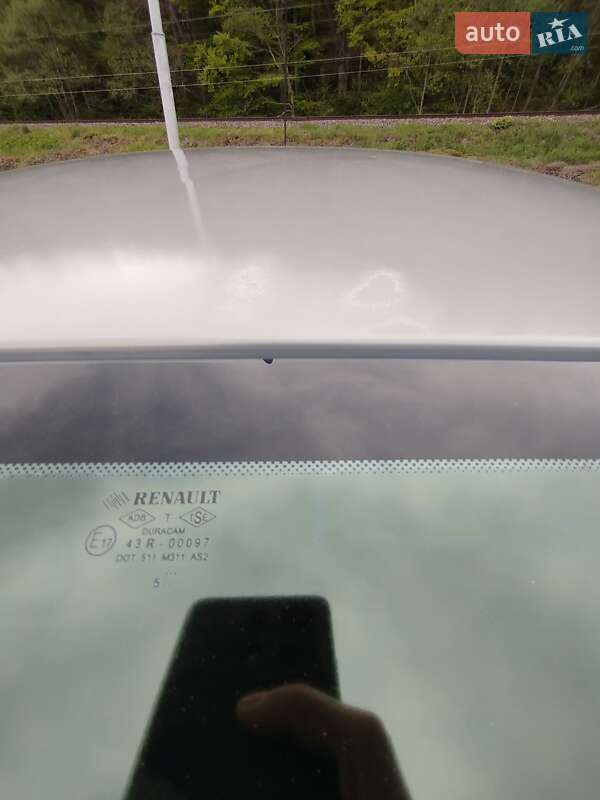 Седан Renault Clio 2006 в Полянице