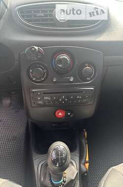 Хэтчбек Renault Clio 2009 в Звягеле