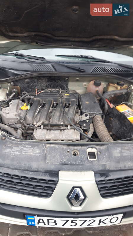 Хэтчбек Renault Clio 2003 в Ильинцах