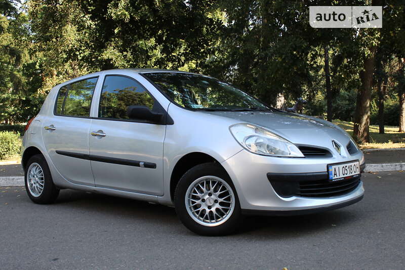 Хэтчбек Renault Clio 2009 в Киеве