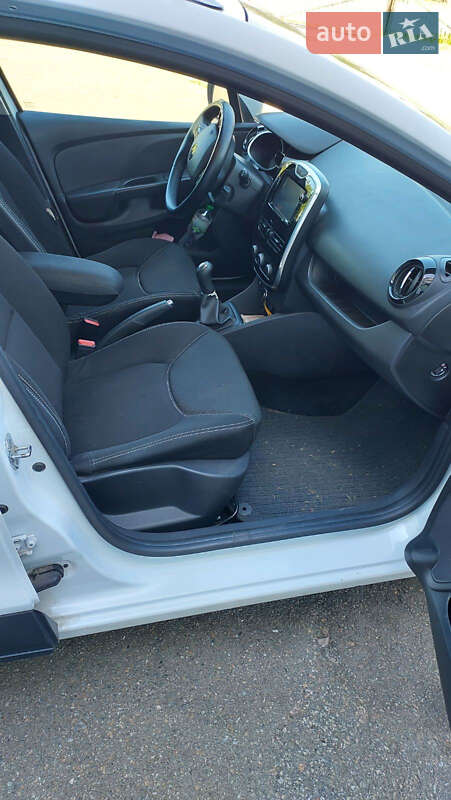 Универсал Renault Clio 2015 в Киеве