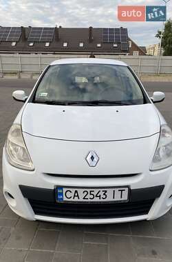 Хэтчбек Renault Clio 2010 в 