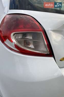Хэтчбек Renault Clio 2010 в 