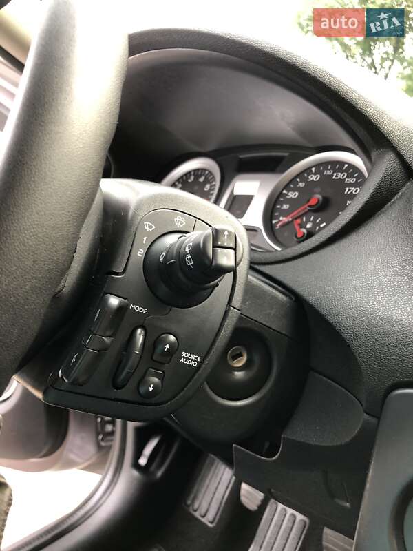 Универсал Renault Clio 2009 в Дубно фото 37 Универсал Renault Clio 2009 в Дубно