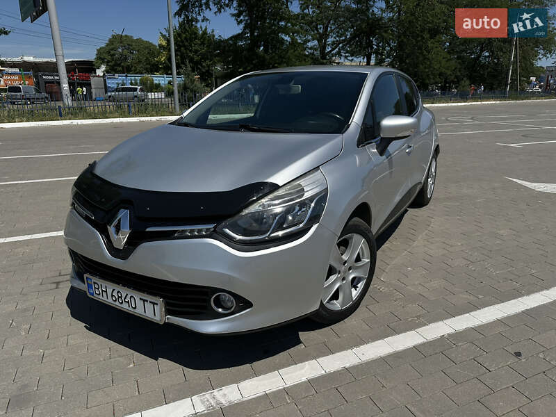 Хэтчбек Renault Clio 2015 в 