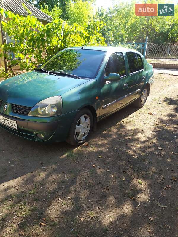 Хэтчбек Renault Clio 2004 в 