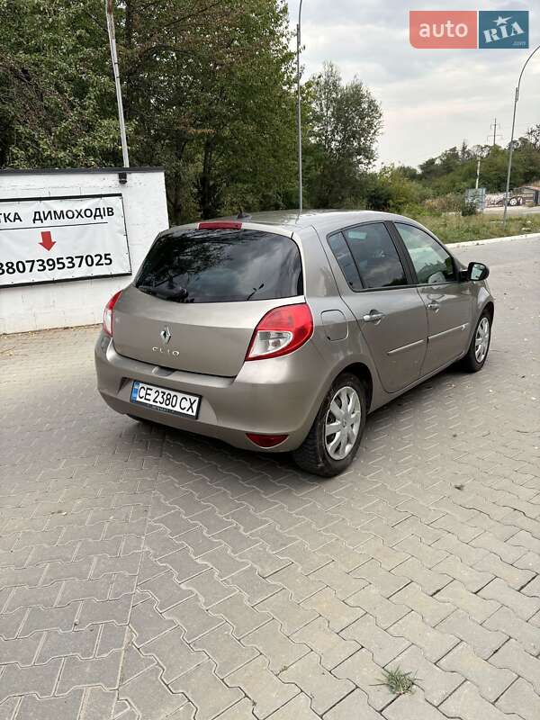 Хэтчбек Renault Clio 2010 в Черновцах