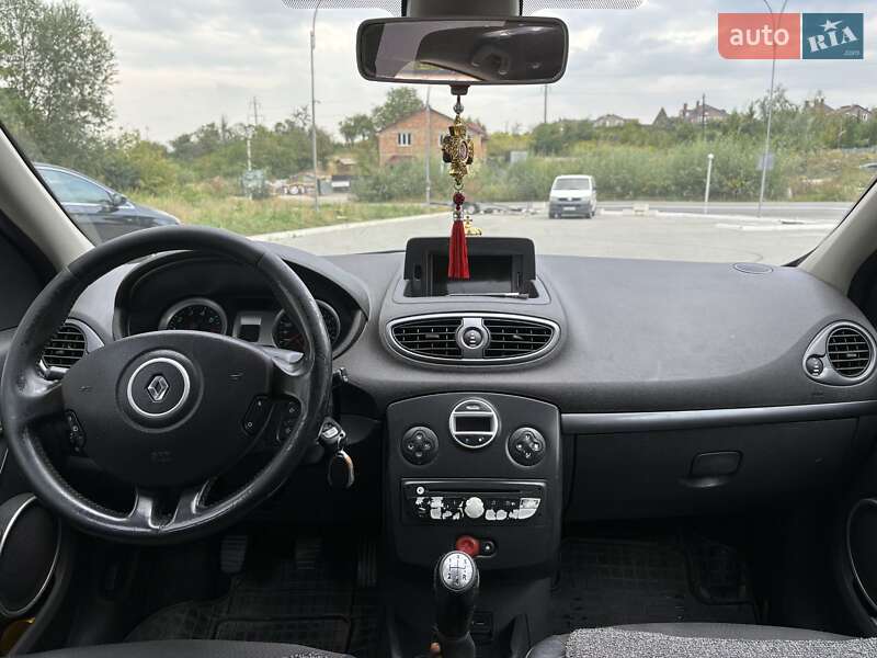 Хэтчбек Renault Clio 2010 в Черновцах
