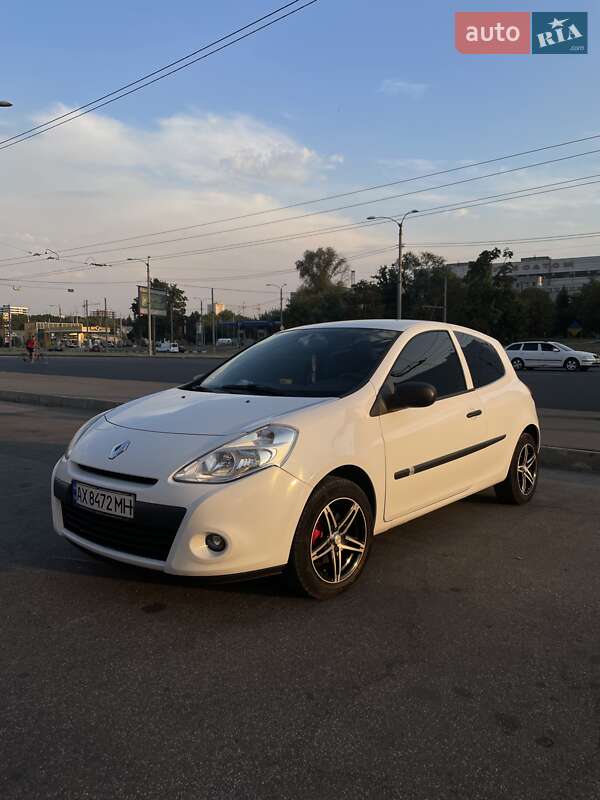 Хэтчбек Renault Clio 2011 в Харькове