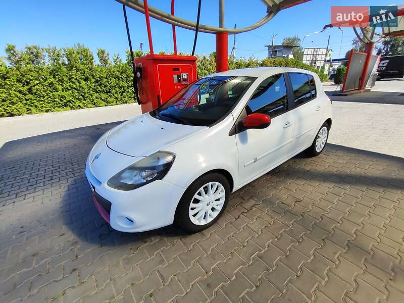 Хэтчбек Renault Clio 2012 в Луцке