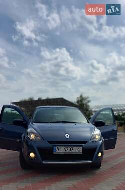 Хэтчбек Renault Clio 2010 в 
