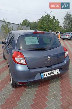 Хэтчбек Renault Clio 2010 в 
