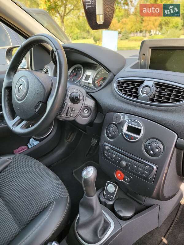 Універсал Renault Clio 2011 в Луцьку