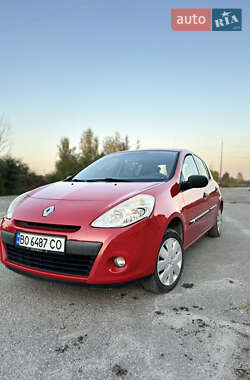 Хэтчбек Renault Clio 2009 в 