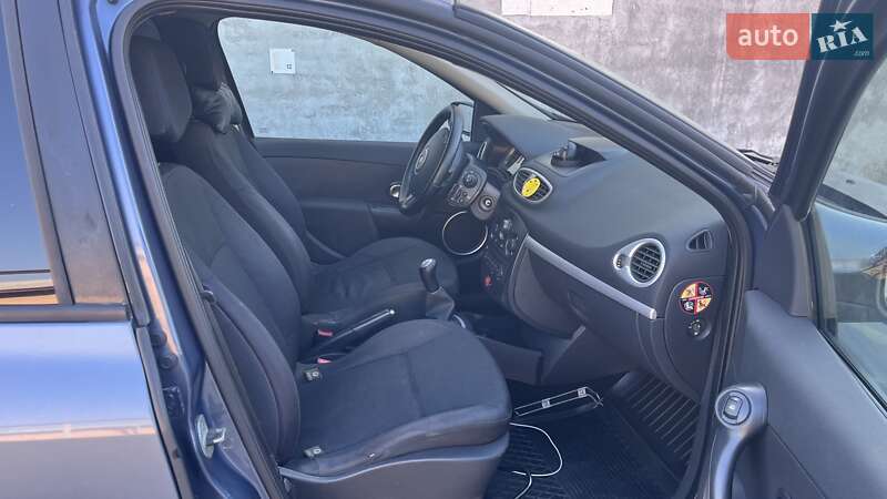 Хэтчбек Renault Clio 2006 в Бершади