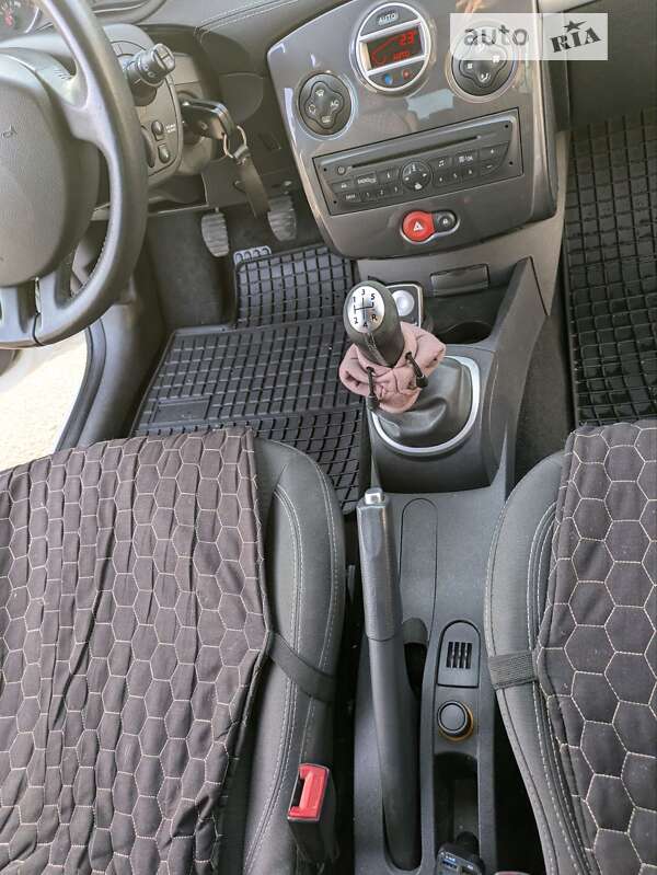 Хэтчбек Renault Clio 2010 в Белой Церкви