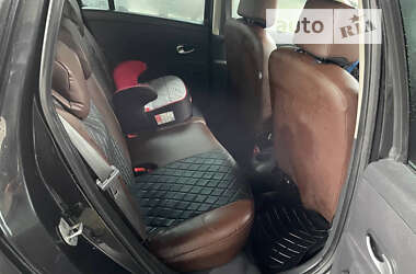 Универсал Renault Clio 2010 в 