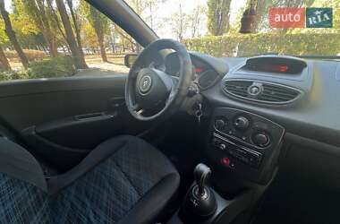 Хэтчбек Renault Clio 2007 в 