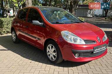 Хэтчбек Renault Clio 2007 в 