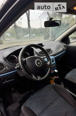 Хэтчбек Renault Clio 2008 в 