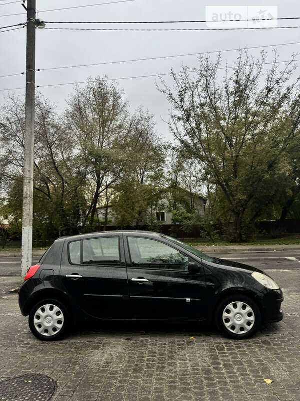 Хэтчбек Renault Clio 2008 в Львове