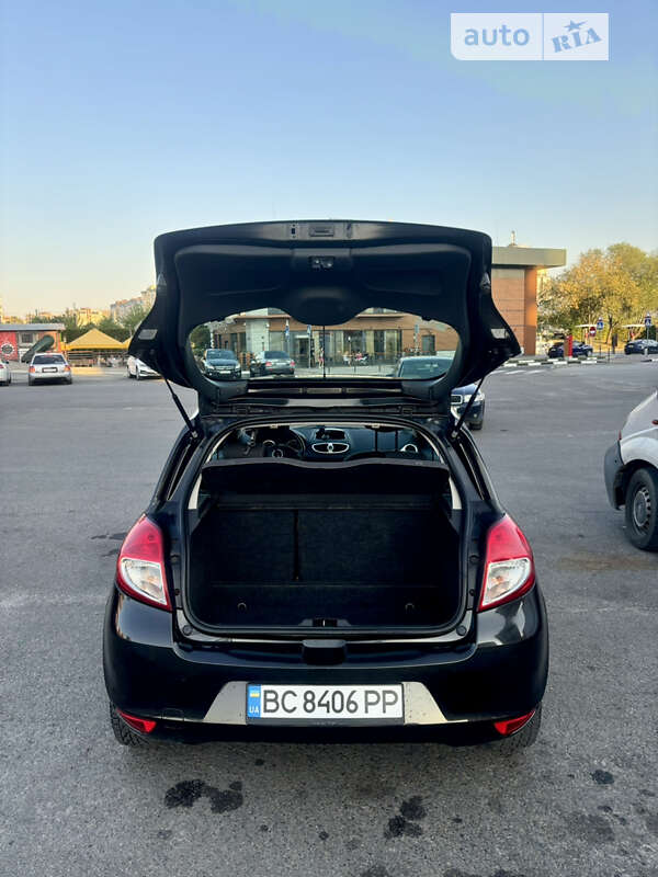 Хэтчбек Renault Clio 2011 в Львове