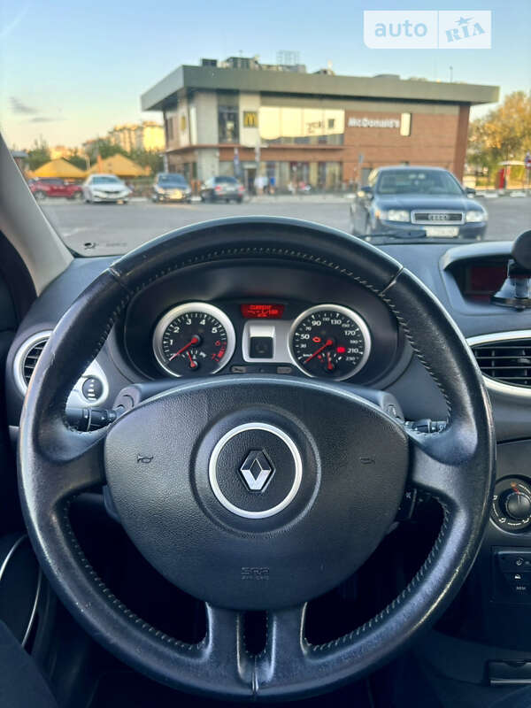 Хэтчбек Renault Clio 2011 в Львове