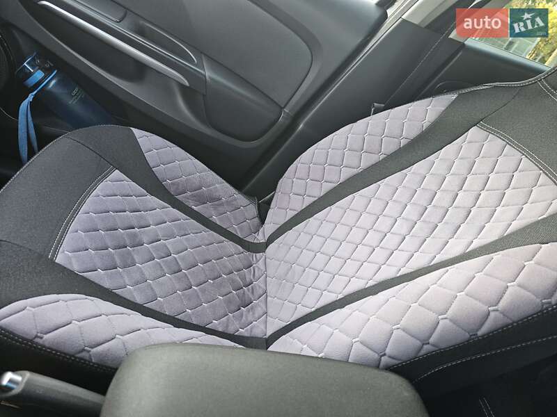 Універсал Renault Clio 2015 в Києві фото 5 Універсал Renault Clio 2015 в Києві