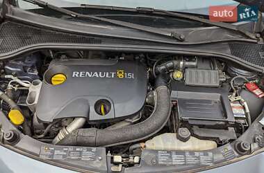Хэтчбек Renault Clio 2006 в 