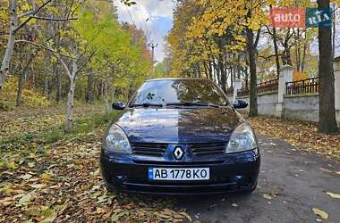 Хэтчбек Renault Clio 2004 в 