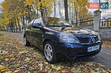 Хэтчбек Renault Clio 2004 в 