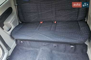 Хэтчбек Renault Clio 2004 в 