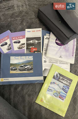 Хэтчбек Renault Clio 2006 в 