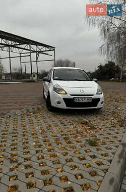 Хэтчбек Renault Clio 2012 в 