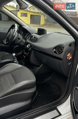 Хэтчбек Renault Clio 2012 в 