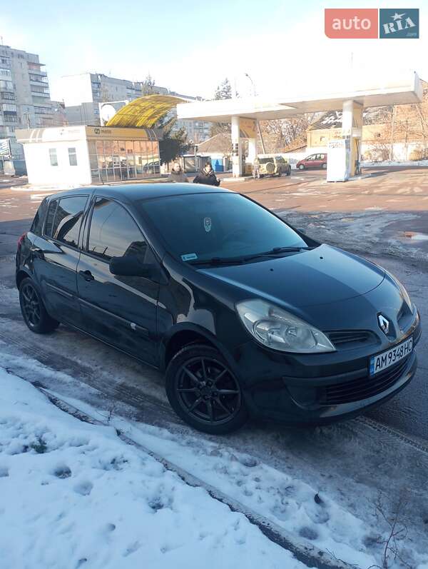 Хэтчбек Renault Clio 2006 в Житомире